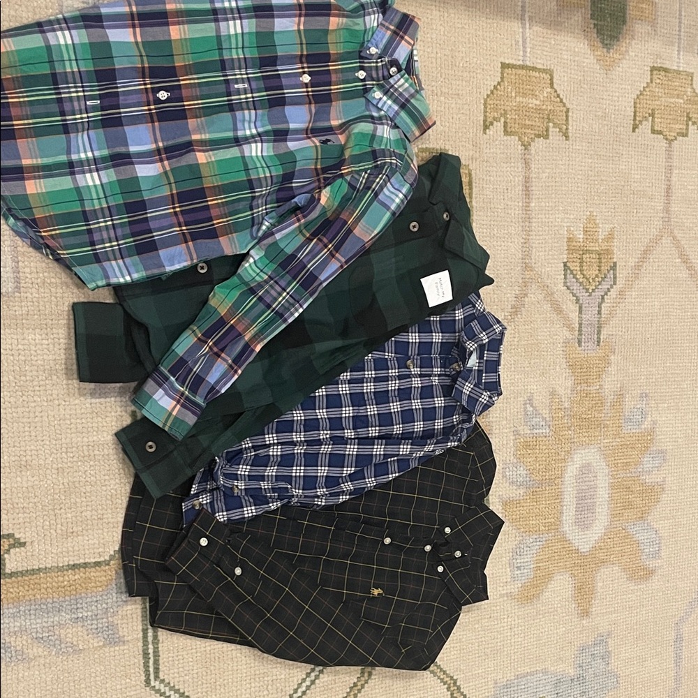 EUC Boys size 6 Plaid shirts - Multicolor